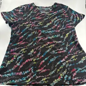 Dickies Floral Print V-Neck 2 Pocket Scrub Top